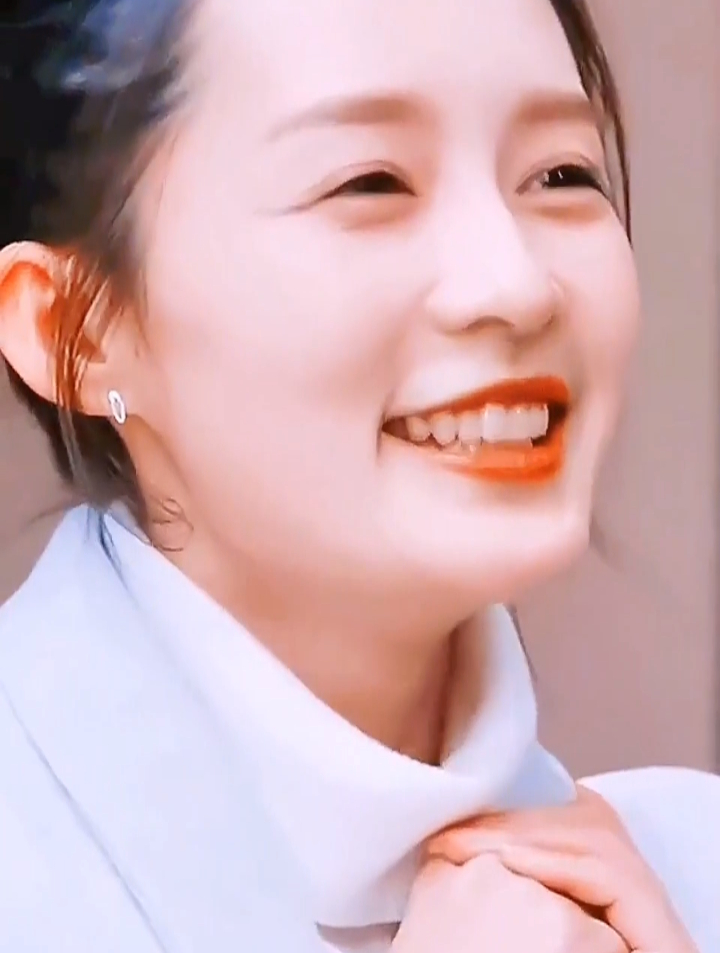 李沁,她的笑容让人心里跟抹了蜜一样,太甜了吧!