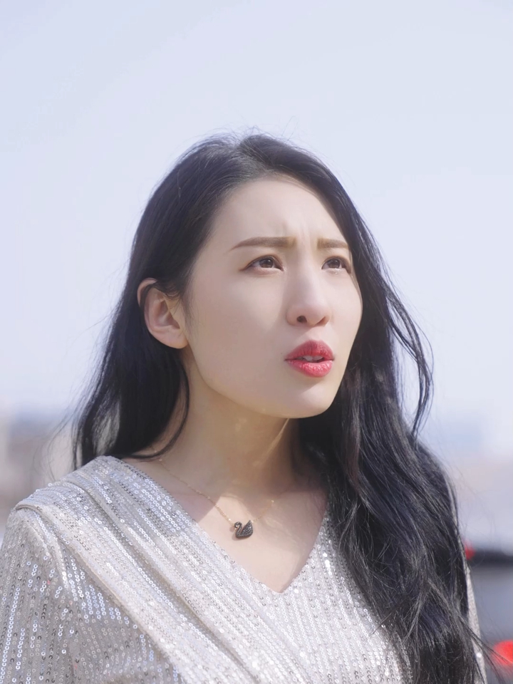 眼看没有好处,心机女的丑恶嘴脸显露出来了