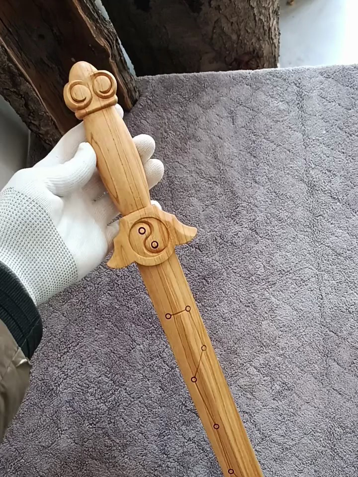 传统桃木剑手工制作,纯桃木真手工 桃木剑 传统手工艺-度小视