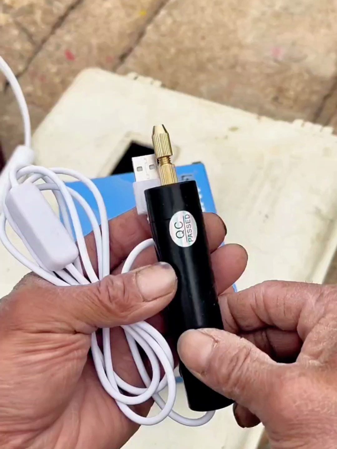 这个微型电钻可真好用,关键时候能发挥大用处,谁研究的呢真牛