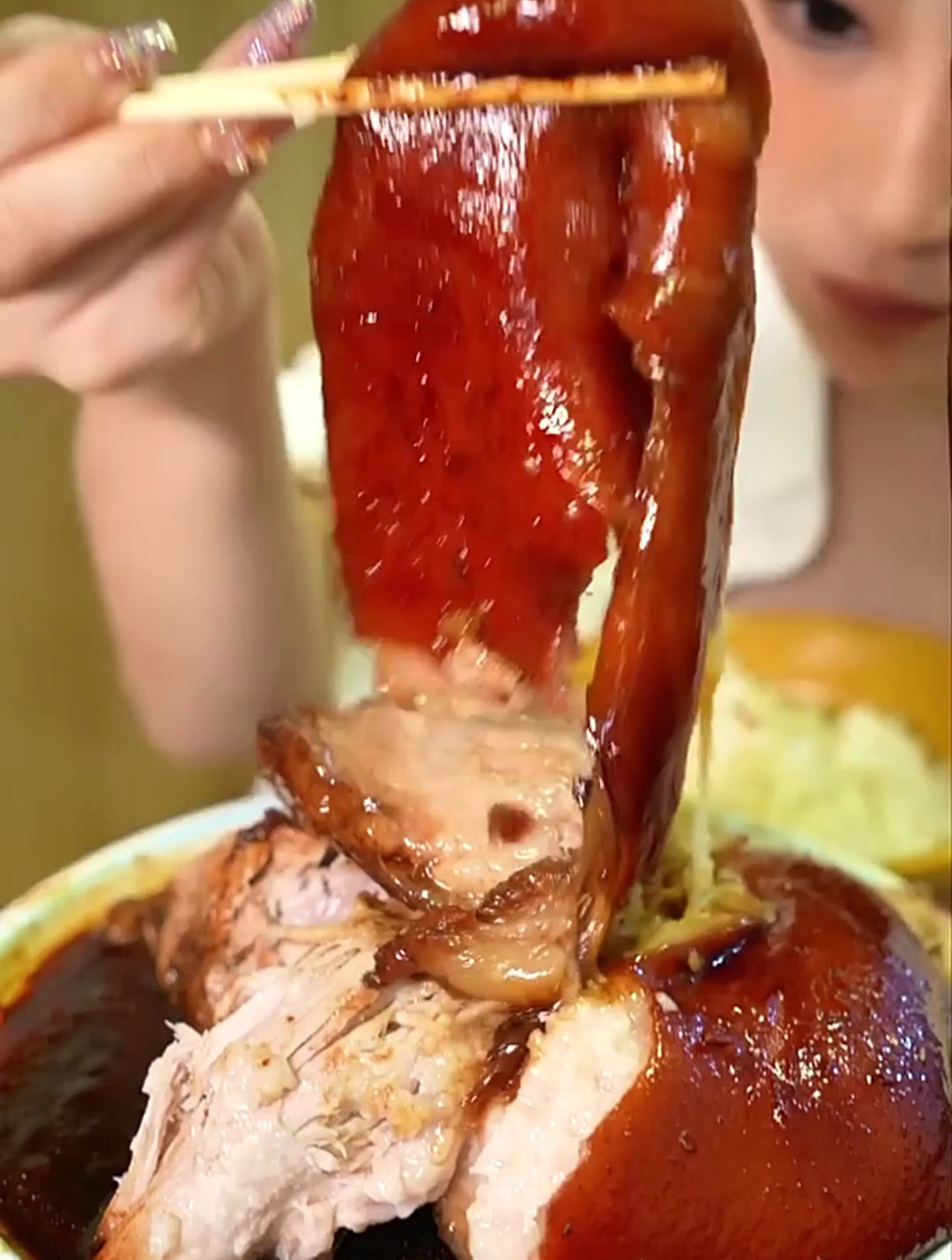 香醇不腻,软烂脱骨的东北大肘子,吃到上头是什么感觉