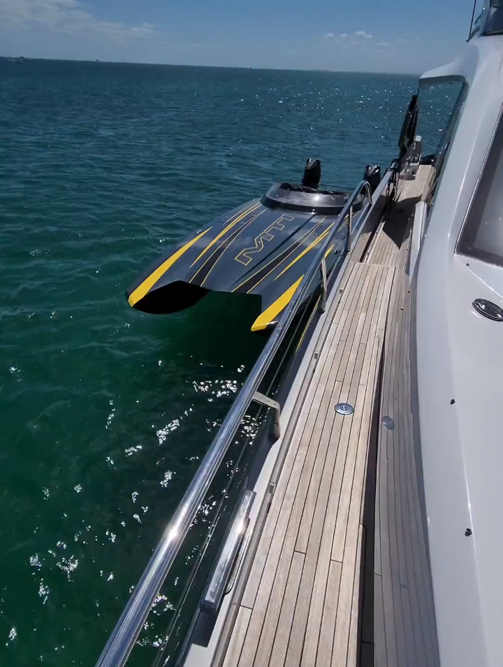 你要去热爱生活生活才会有意思三亚达豪私人游艇