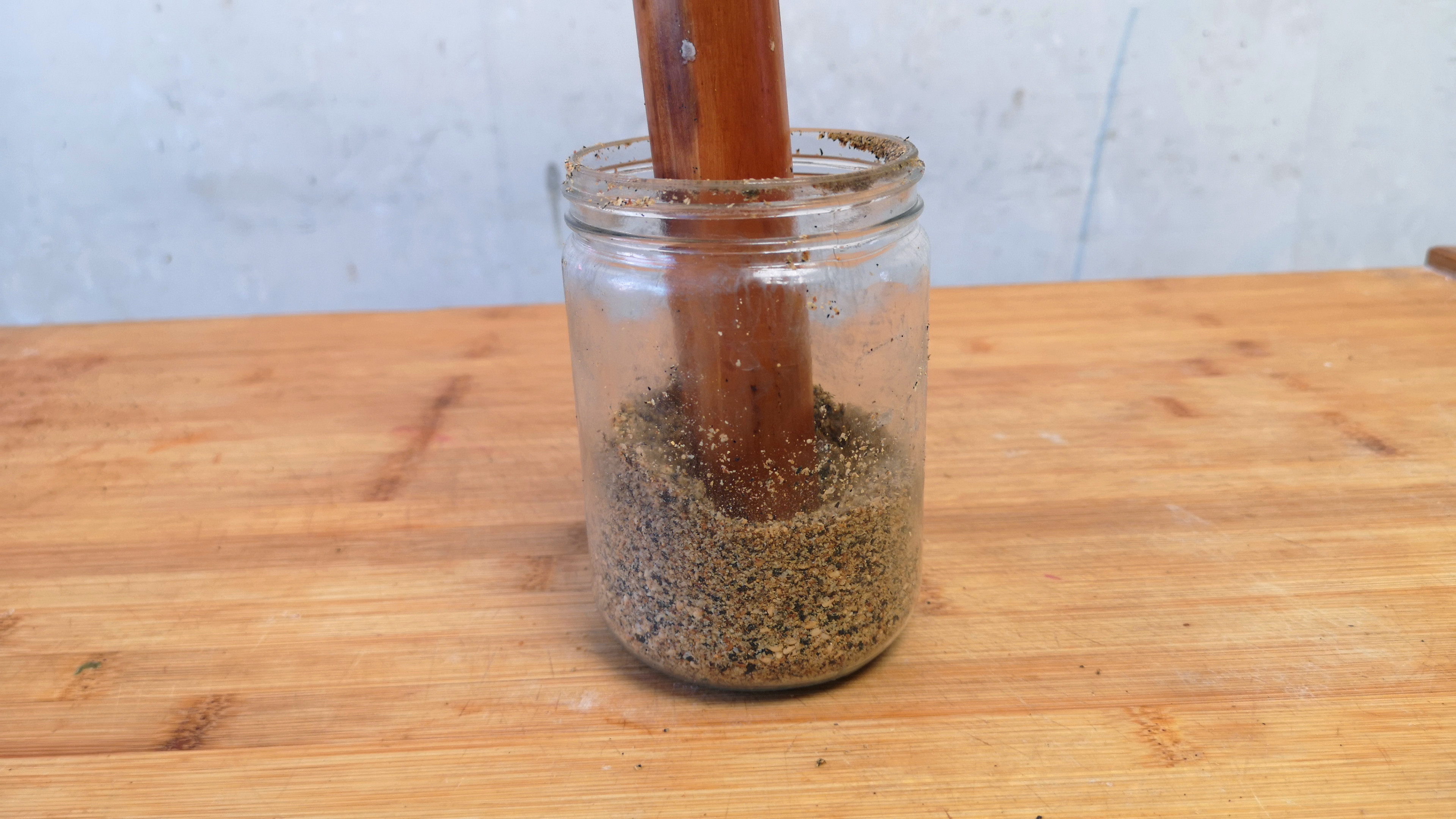 教你传统手工芝麻盐的制作方法，简单2步就搞定，香味浓郁真好吃