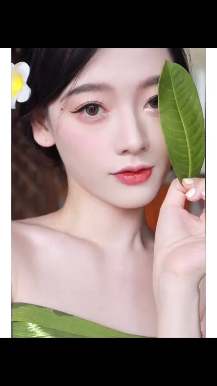 鞠婧祎傣族仿妆傣里傣气的清透氧气感-度小视