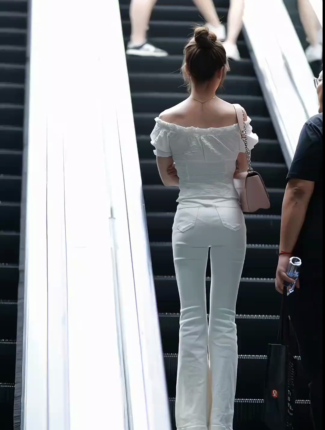 时尚街拍美女,路人视角,背影杀