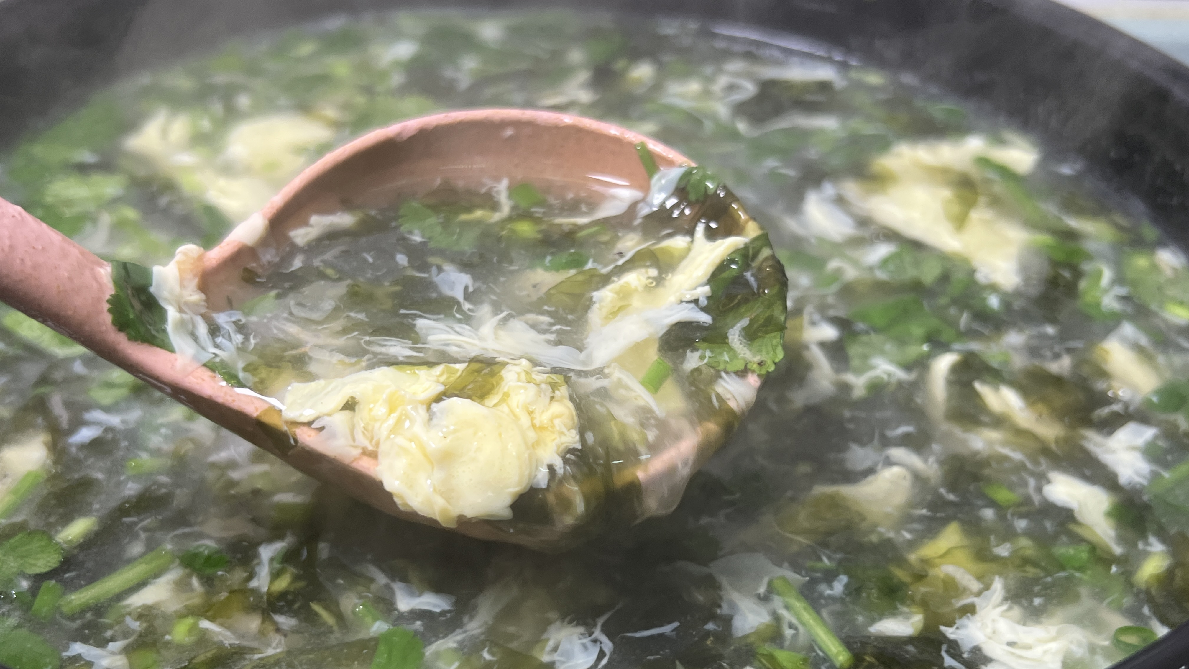 饭店的紫菜蛋花汤好喝有诀窍,清淡营养,蛋花漂亮美味,鲜香好喝