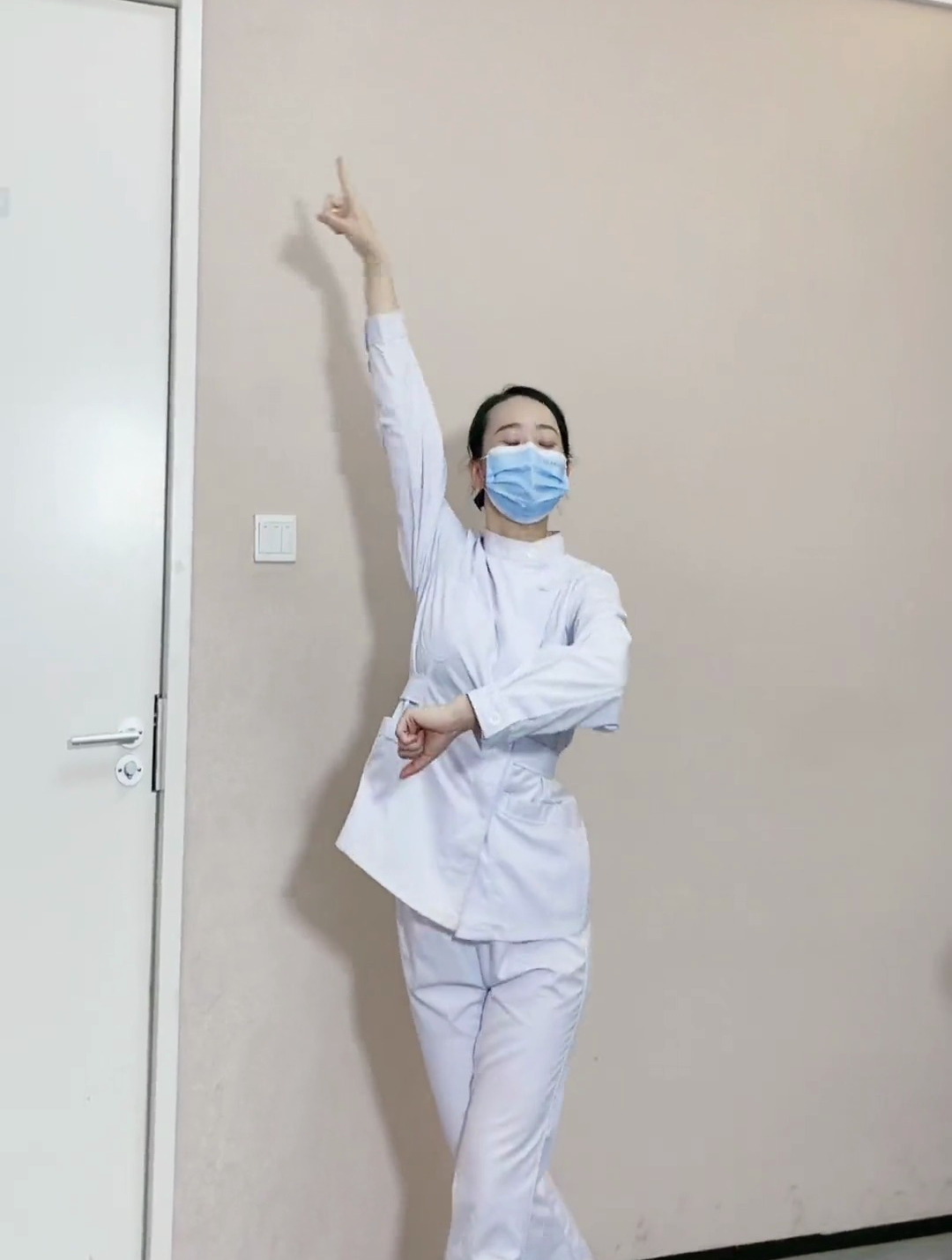 火火的姑娘 是不是你的火火的姑娘了 护士跳舞