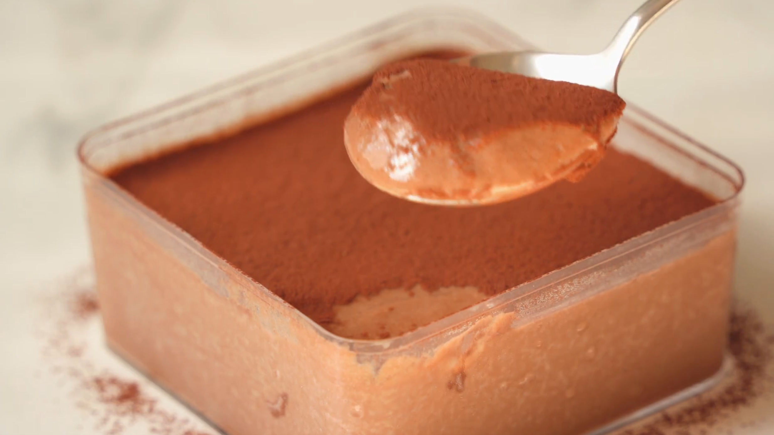 只要两步完成,棉花糖就能做的巧克力慕斯