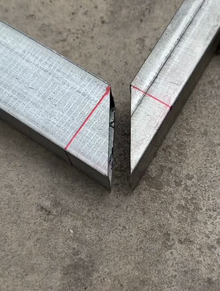 铆工技巧:两个方管的直角连接