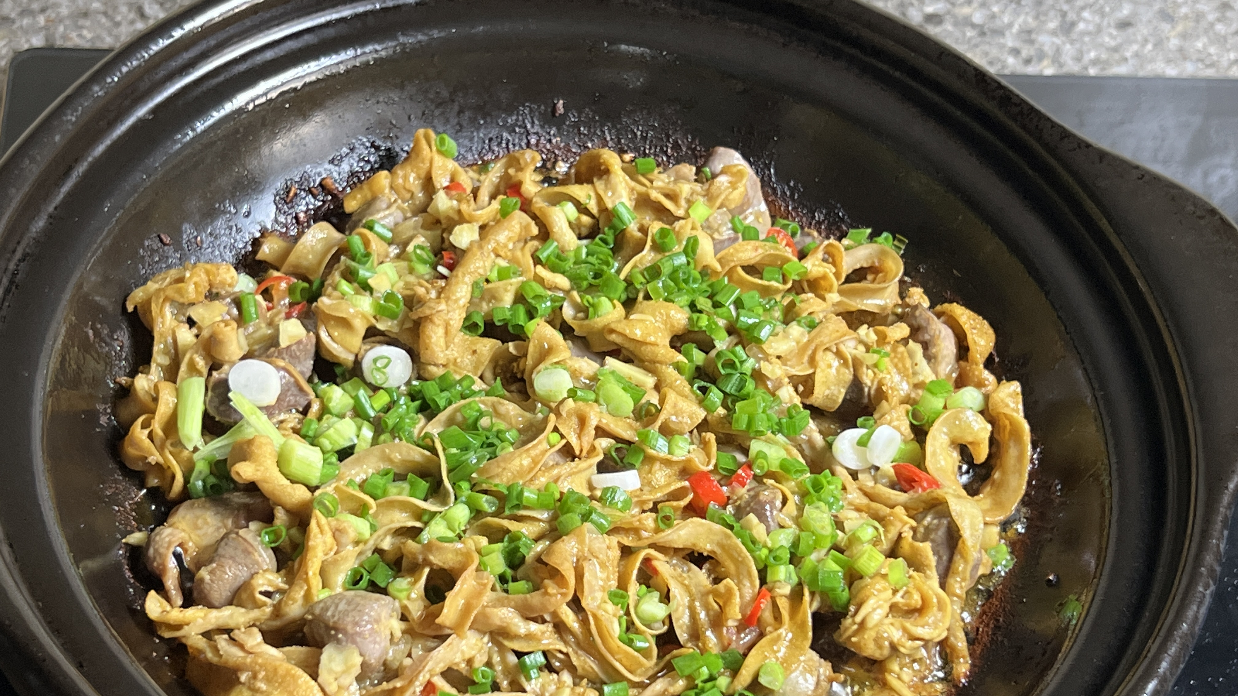 招牌盐焗鸡杂的做法,出锅脆嫩爽口,焦香入味,越吃越香