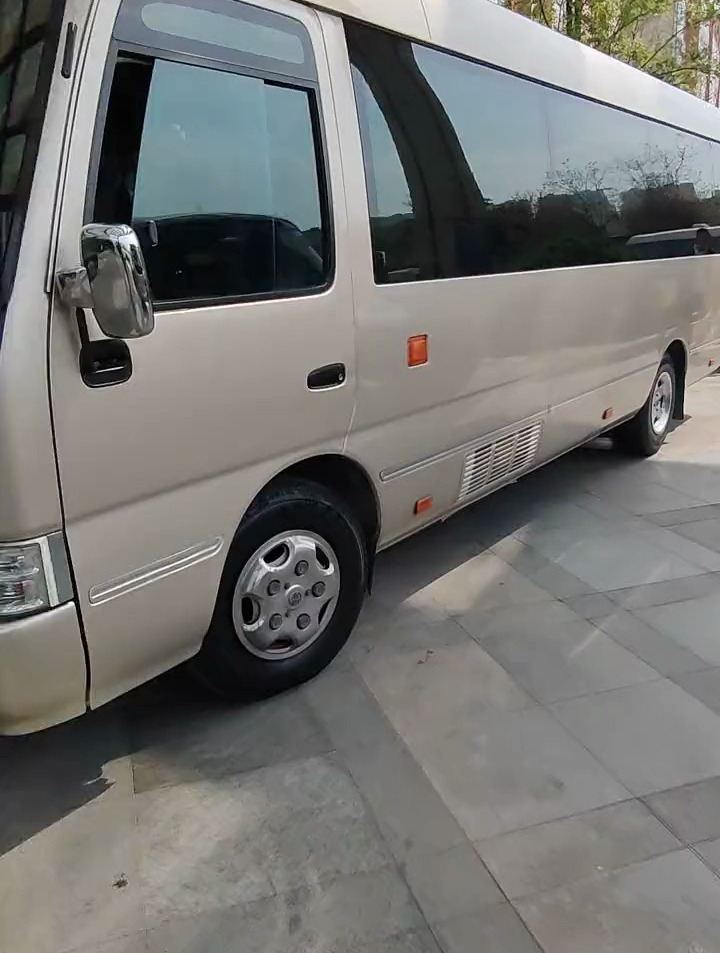 山东临沂丰田考斯特19座中巴