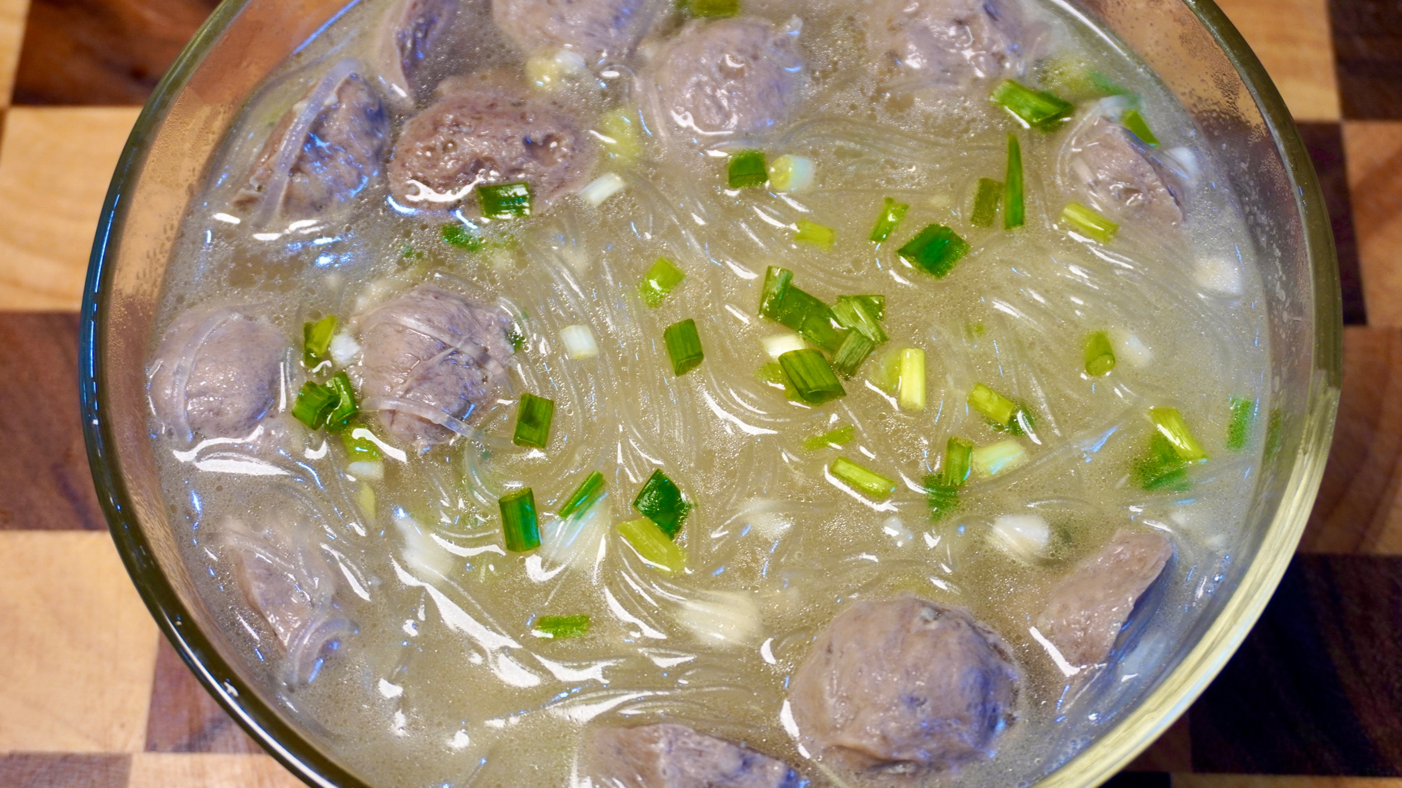 潮汕牛丸粉丝汤,Q弹有嚼劲,做法简单,特别适合入冬时节喝!