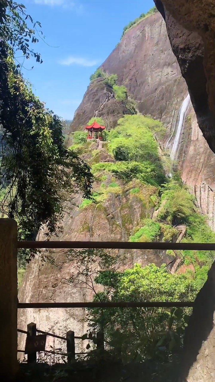 在武夷山寻幽探胜总会有异样的惊喜