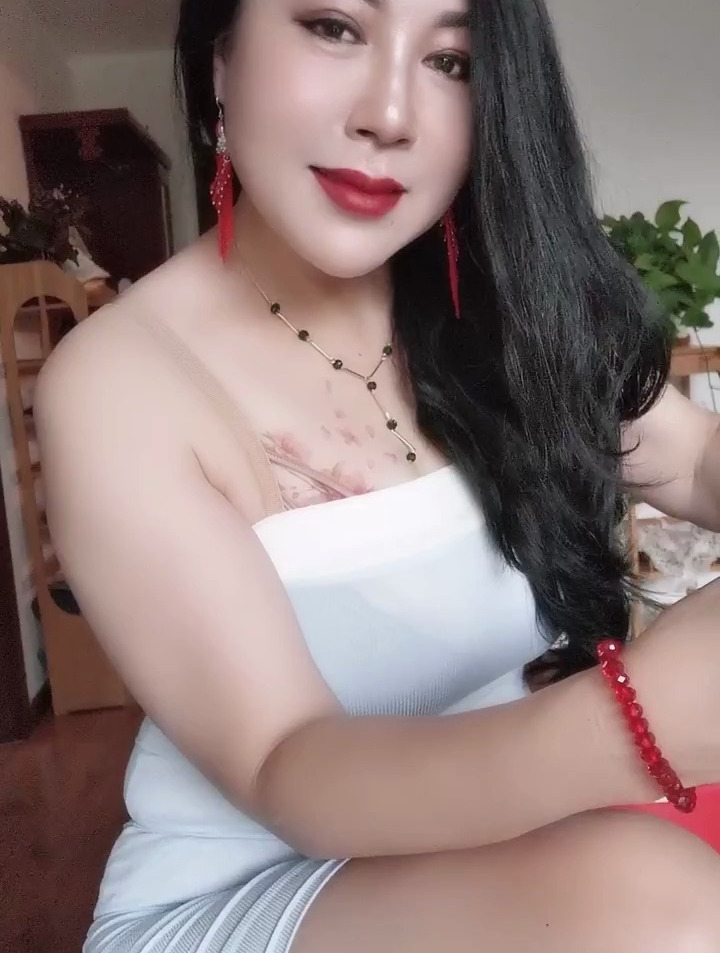 性感丰满迷人气质女人,听说微胖才是极品-度小视