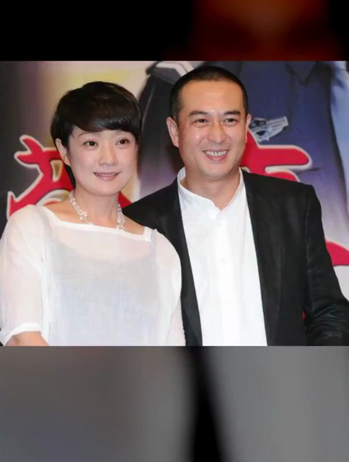 张嘉译成名后,拿出7000万给妻子王海燕买了一套别墅和一辆豪车-度小视