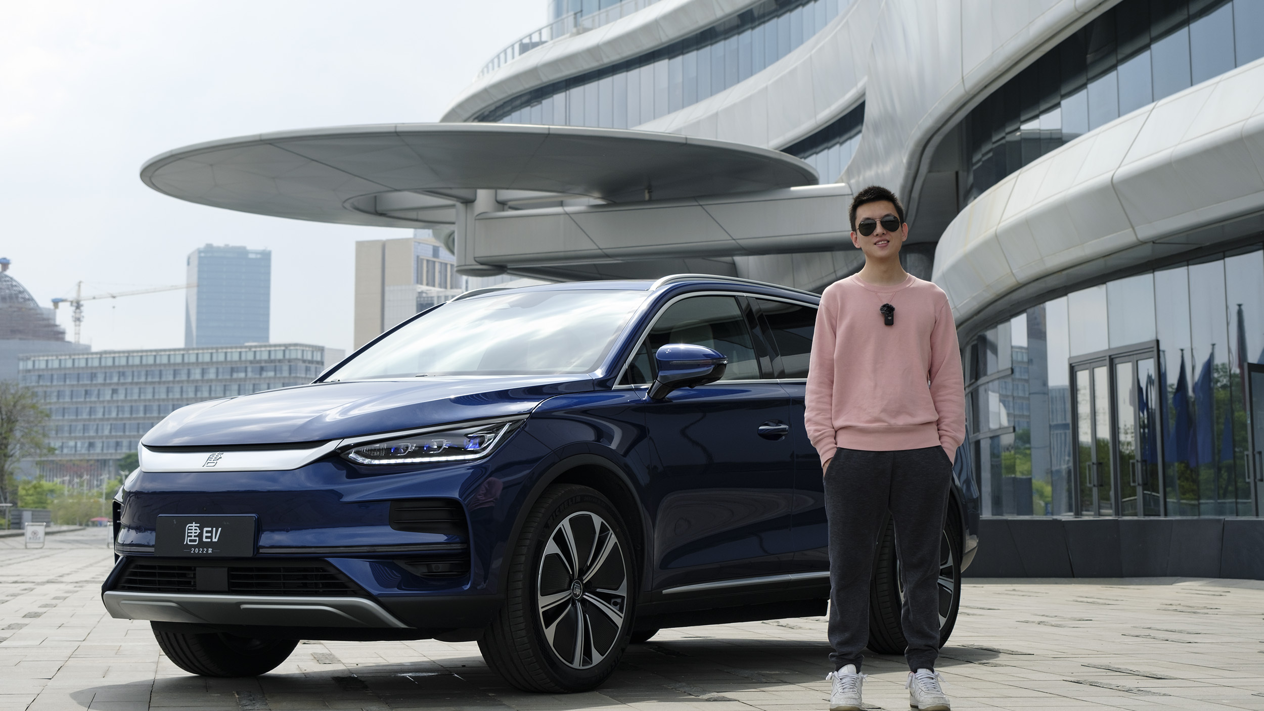 抢先体验比亚迪2022款唐EV:中国风纯电旗舰,有何亮点?
