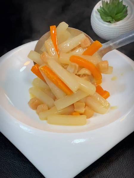 白红萝卜煮瑶柱 美味可口实在太好吃了-度小视
