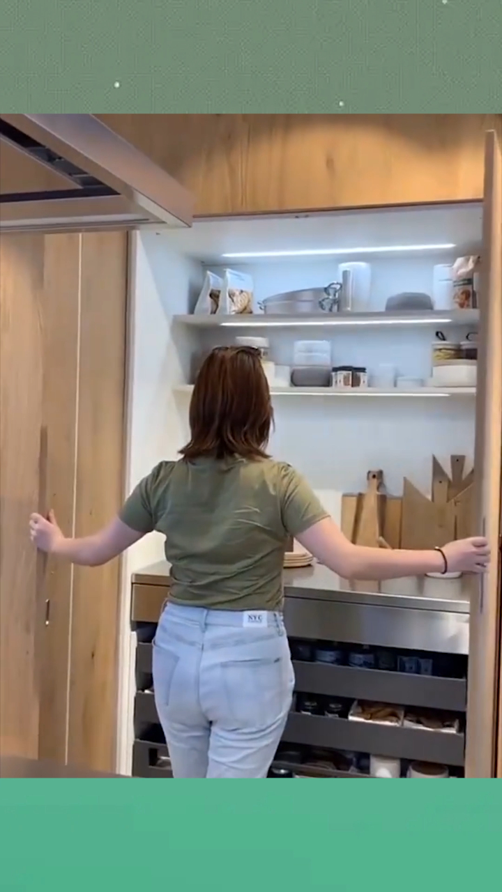 奇趣:本以为是换衣间,打开柜子的那一刻,有钱人过的就是讲究啊