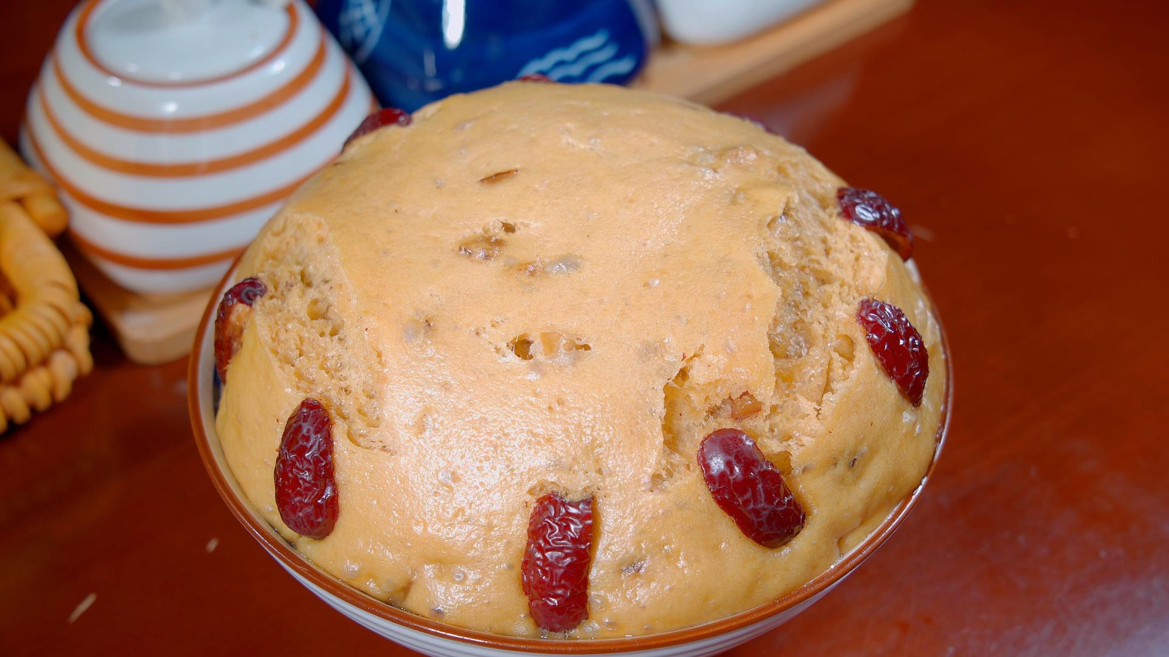 想吃红糖发糕教你在家做,全程手不沾面,松软香甜,做法超简单