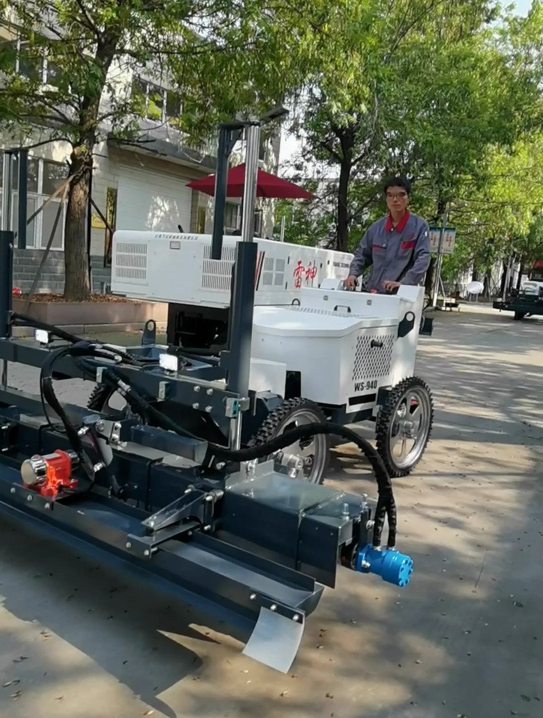 四轮激光整平机 2.5米一体化整平头