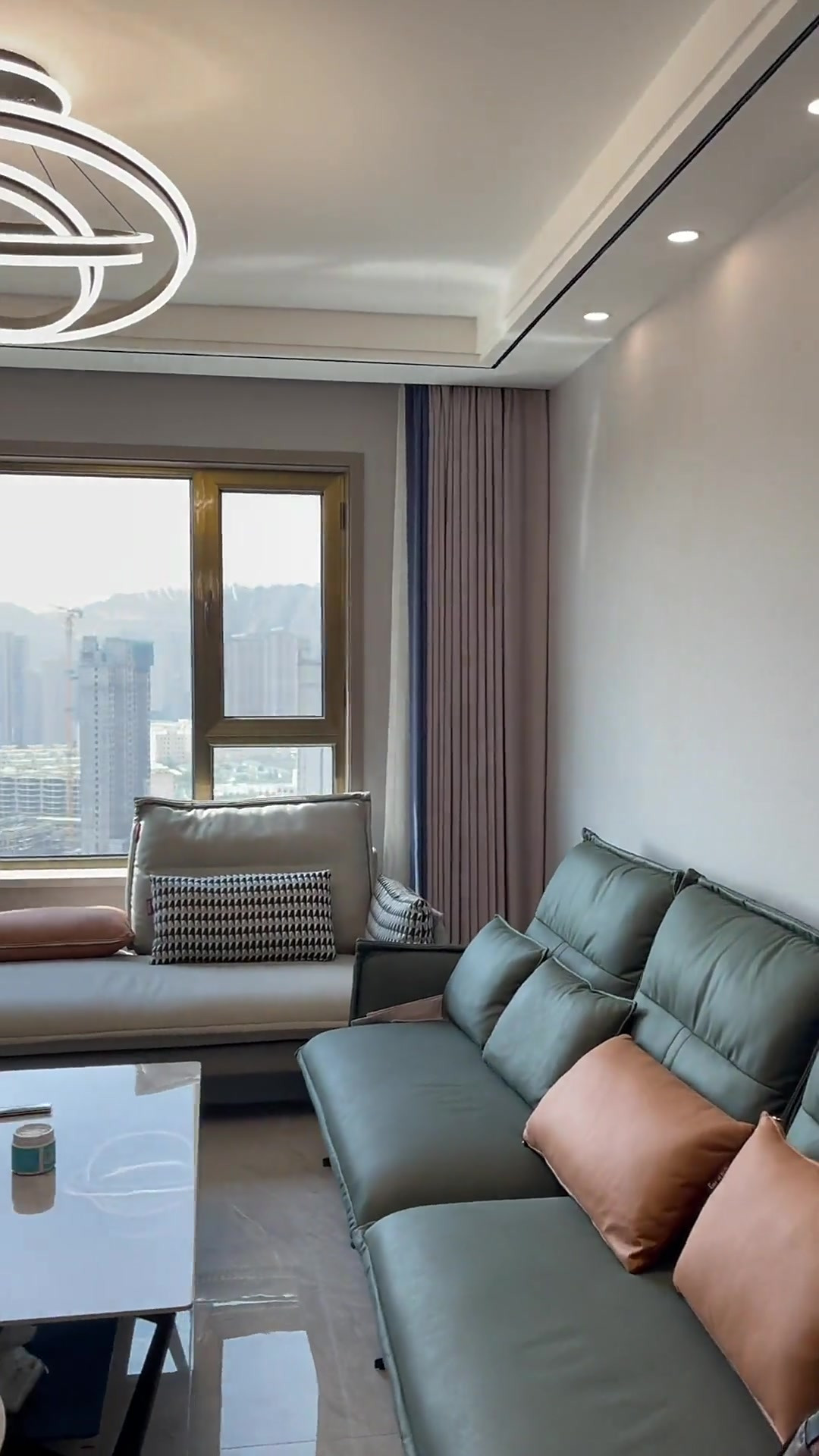 不藏灰不压层高的双眼皮吊顶,高30公分,宽25公分,错层3公-度小视