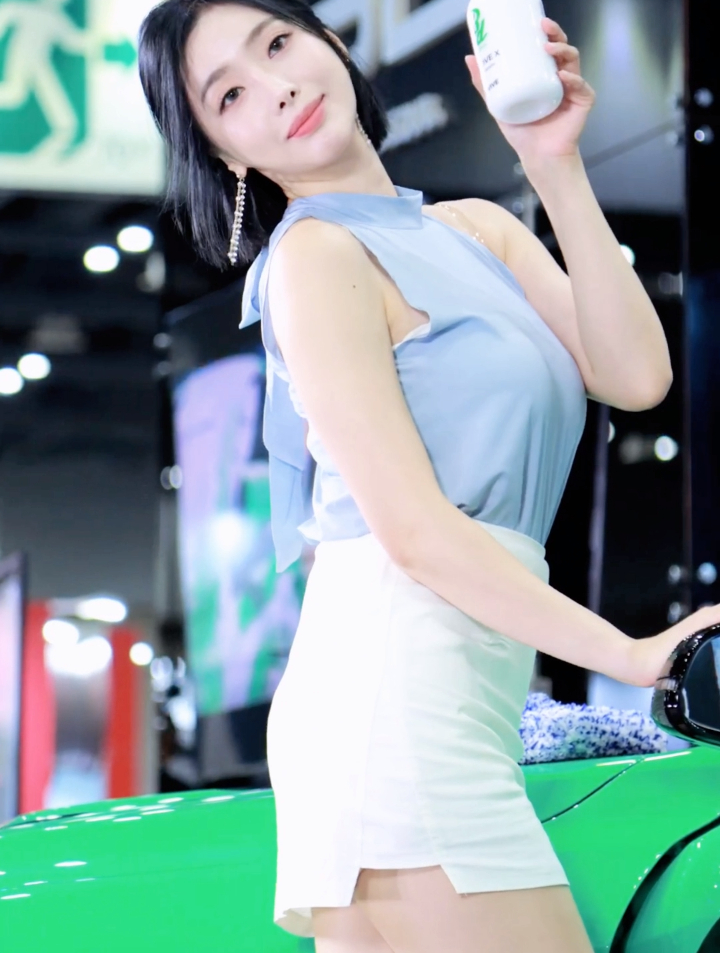 时尚魅力韩国车模,小姐姐气质太棒了,长相也好看!-度小视