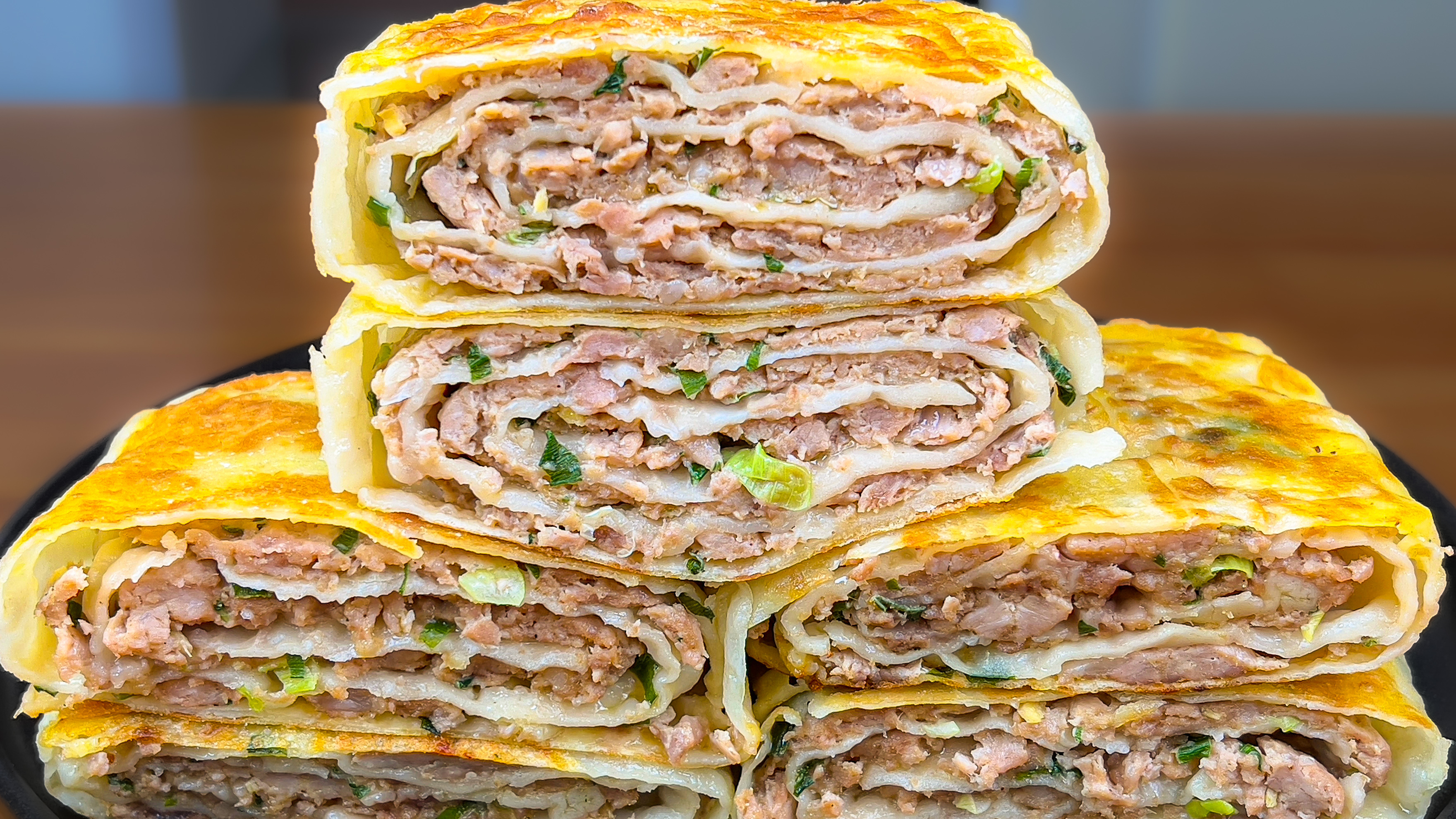 肉饼这样做太香了，2天不吃就想，层层裹着馅料，太好吃了