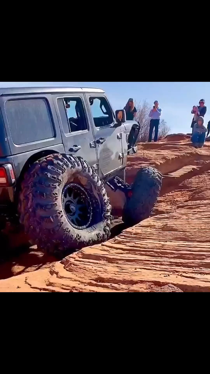 牧马人夸张的大轮胎