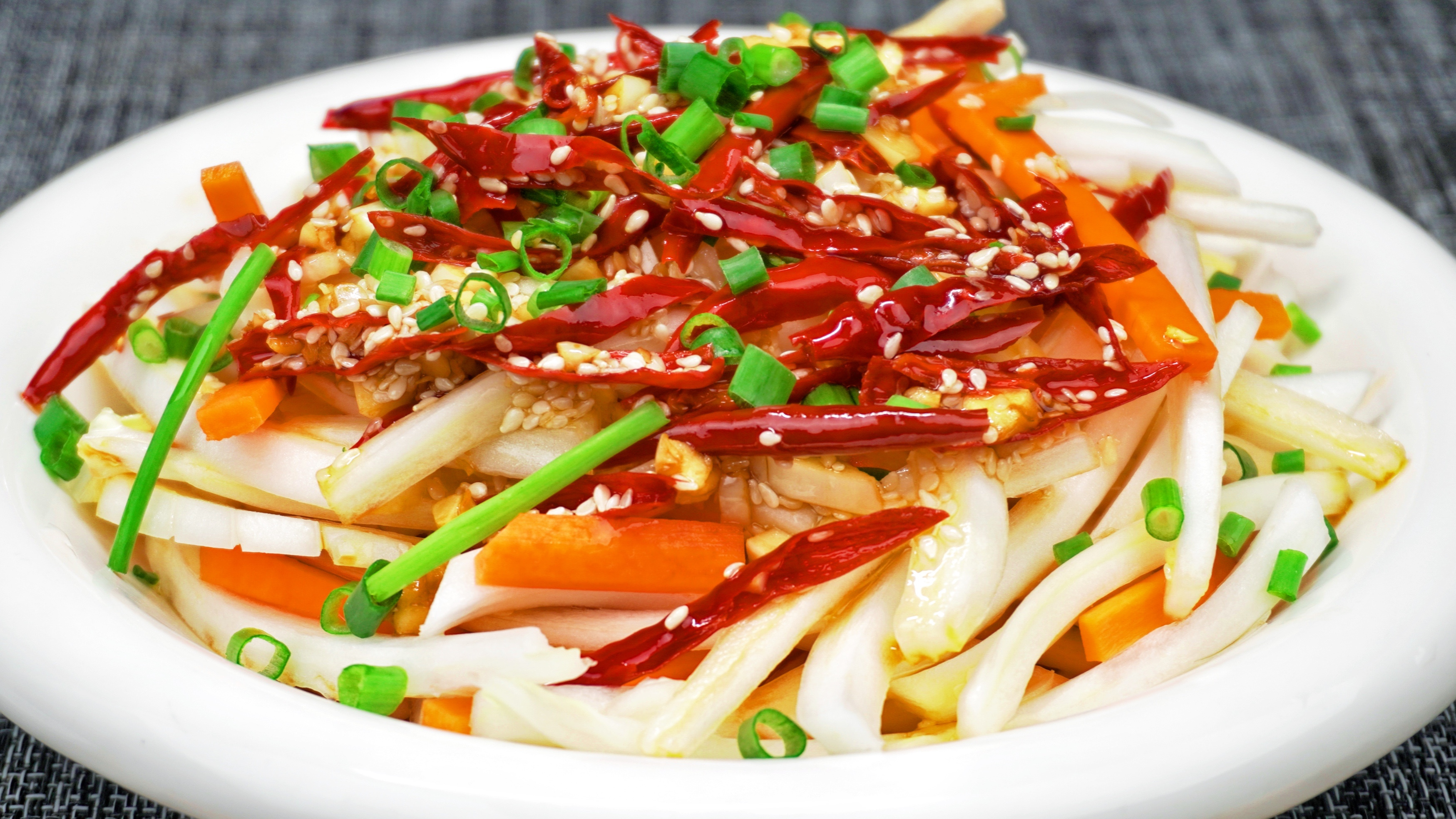 教你凤尾白菜的家常做法,步骤详细,清脆爽口,上桌下酒又下饭