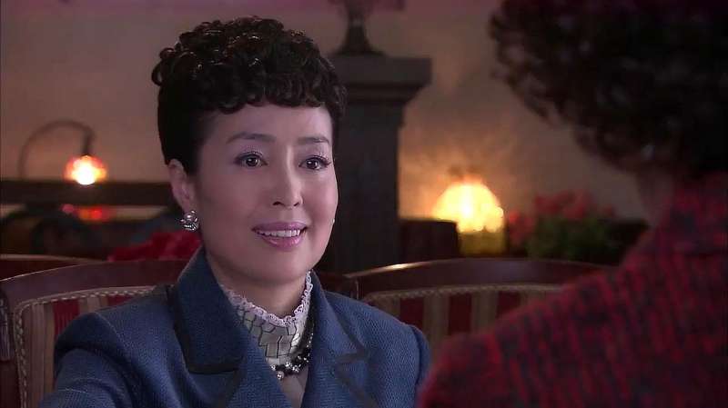 钻石豪门那就怪了怎么突然间老太太对爱雪改变了印象