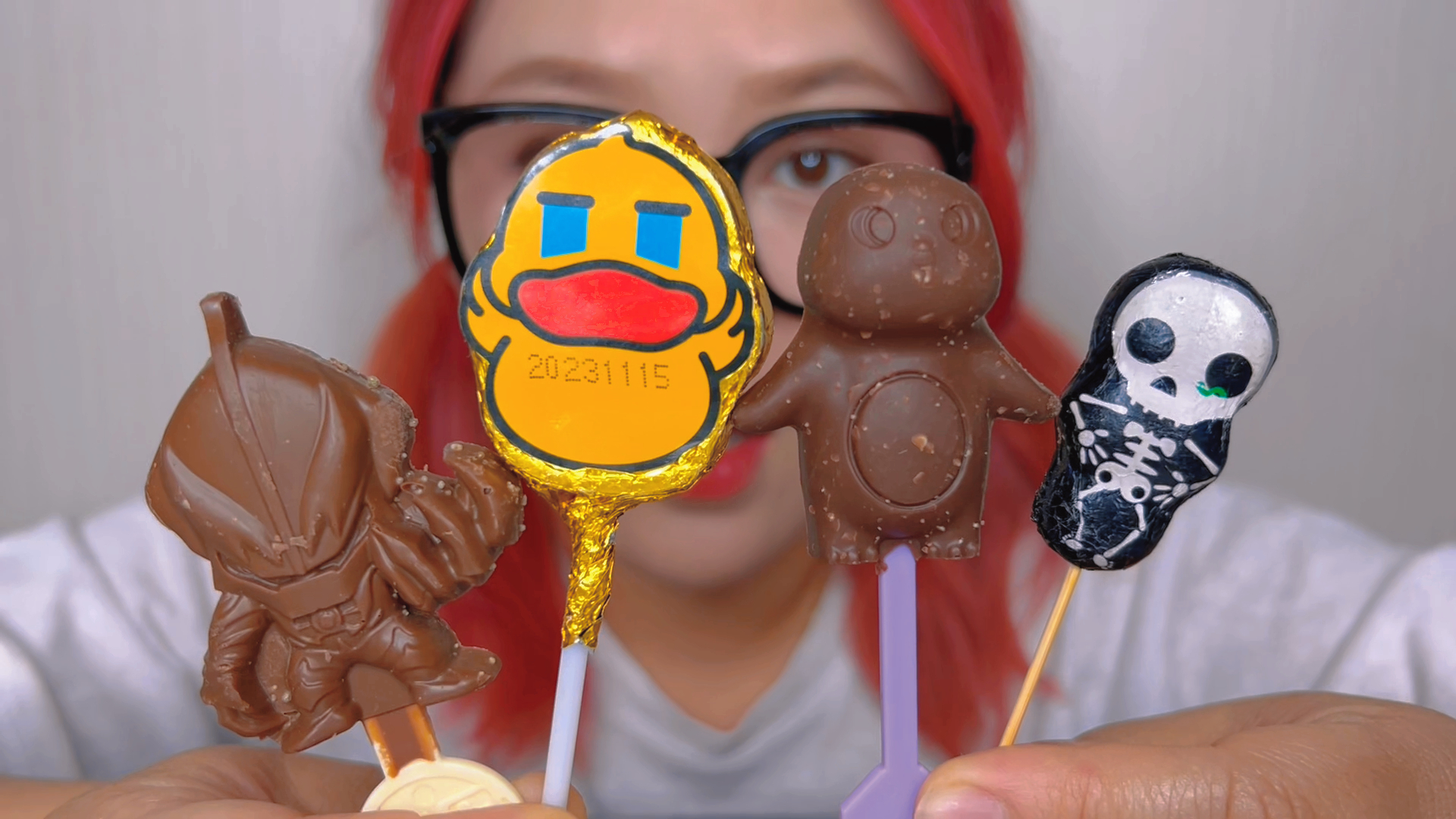 4款卡通人造型的巧克力棒棒糖,香浓美味好好吃