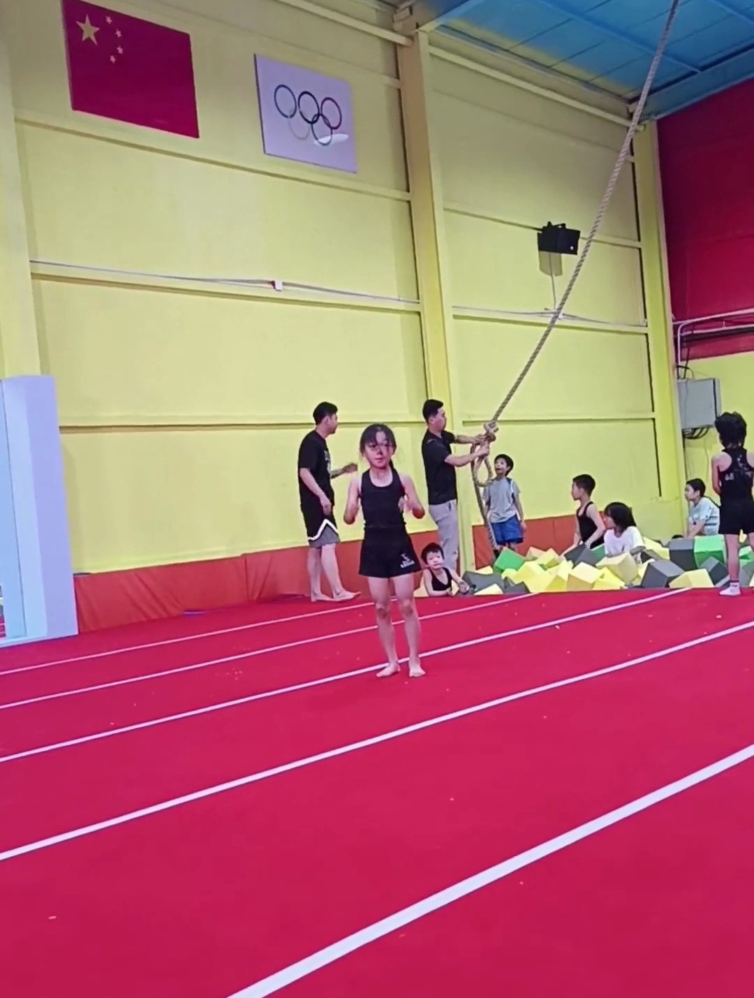 吉尼斯纪录后手翻李佳敏孩子来专业队了