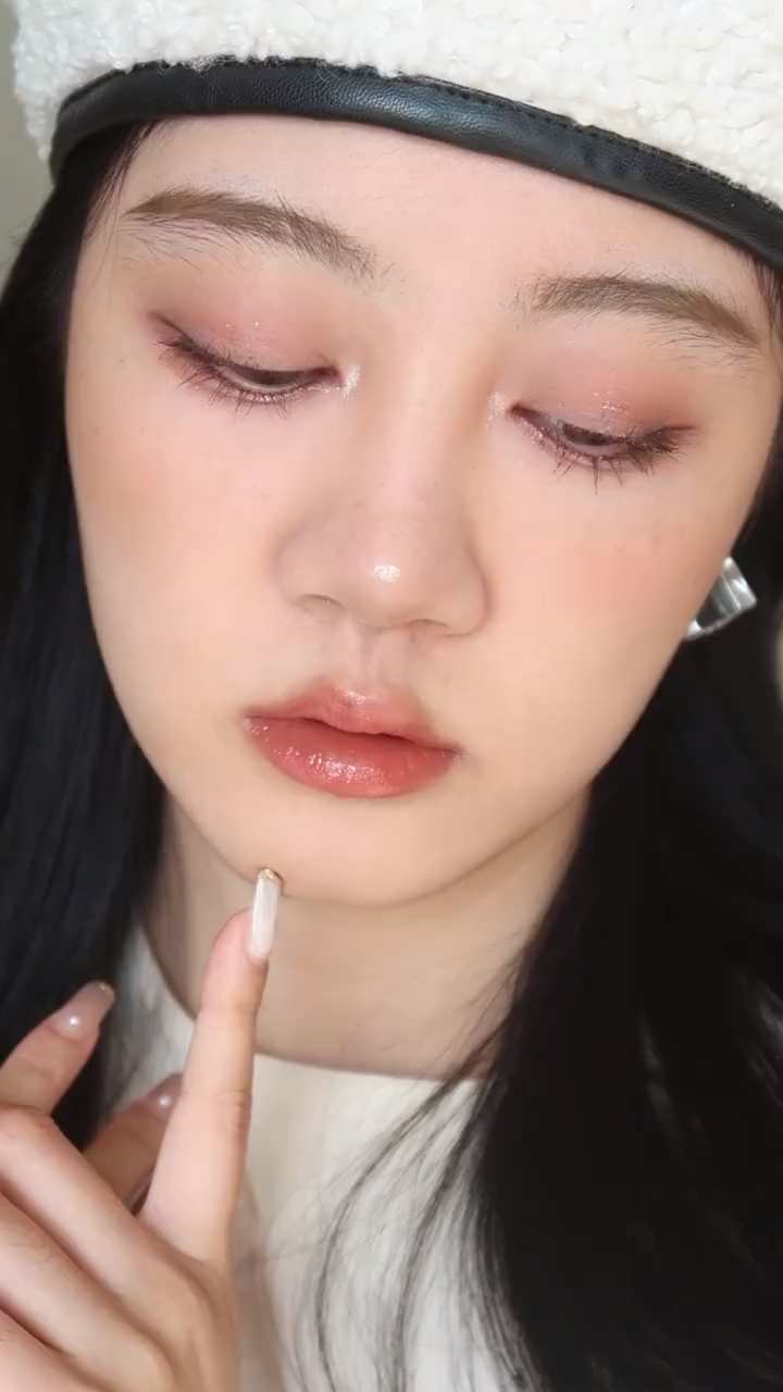 日系感楚楚可怜冻伤妆