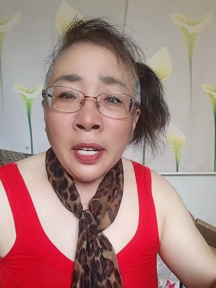 网红老奶奶申张正义为老不尊