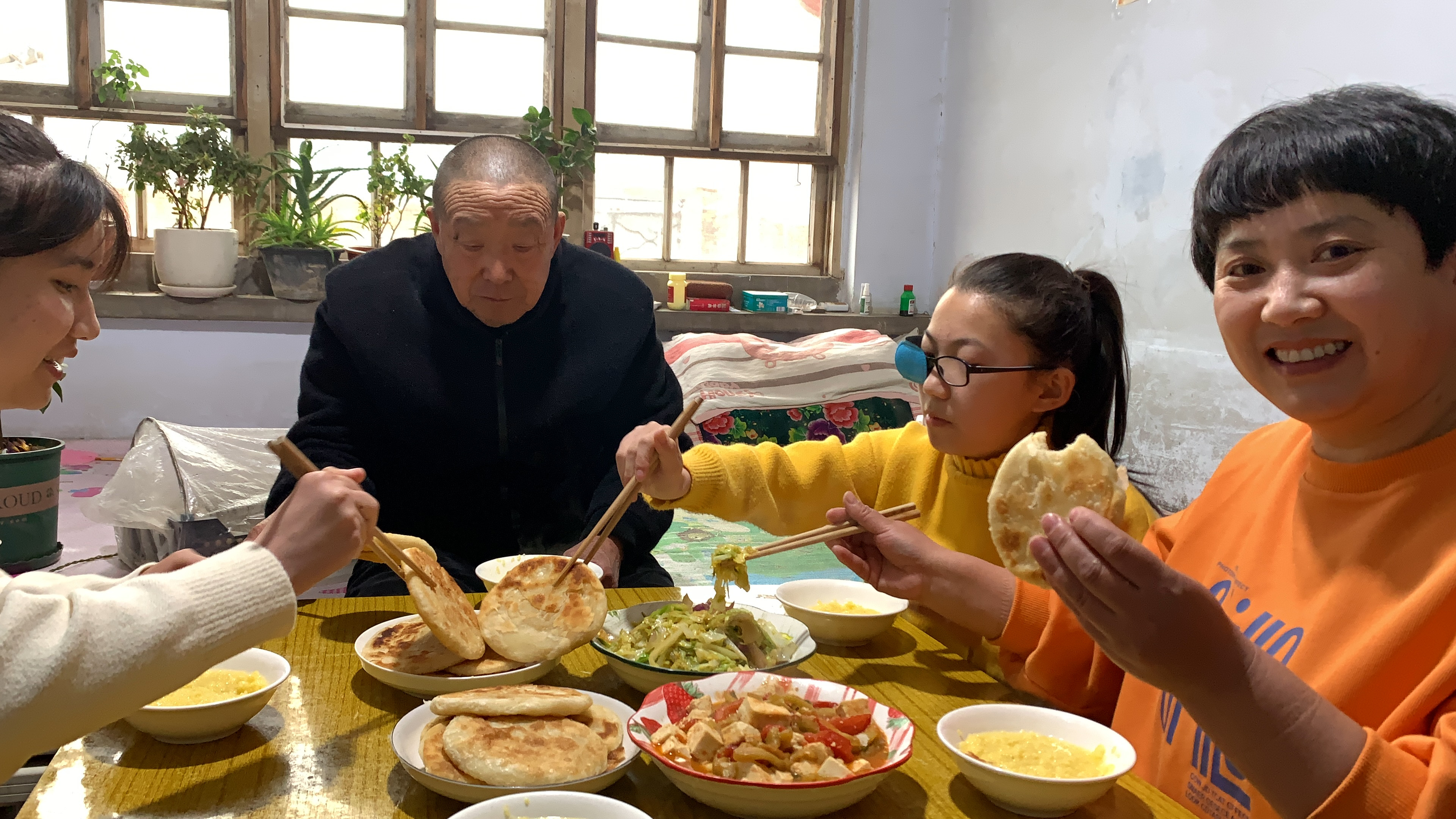 家庭版酥饼做法，层层酥脆，一咬掉渣，做法简单，一学就会