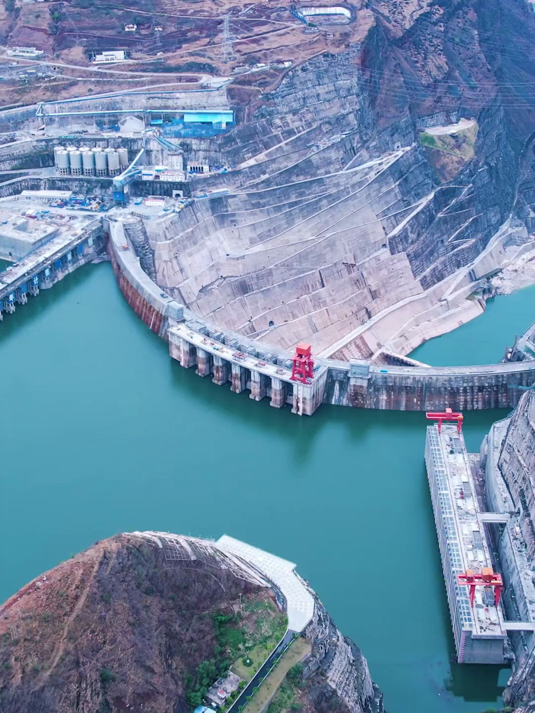 白鹤滩水电站投资1800亿元6年回本