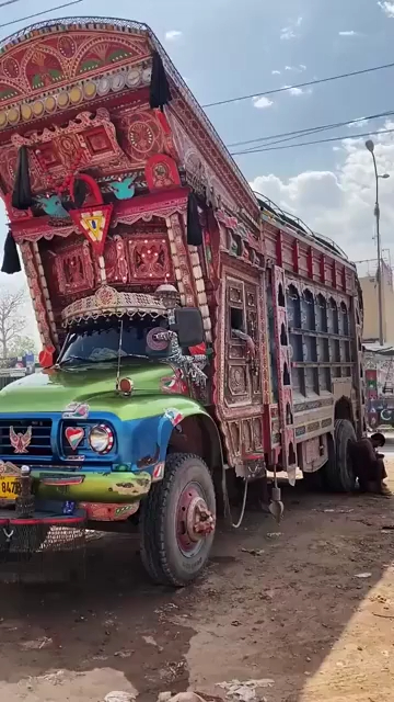 巴基斯坦豪华大货车,不是中国的灵车,千万别误会!