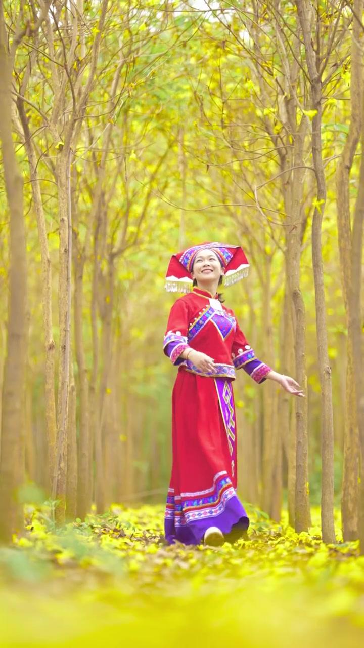 少数民族服饰 壮族姑娘 秀出你的民族范儿 变装 少数民族风情 申请