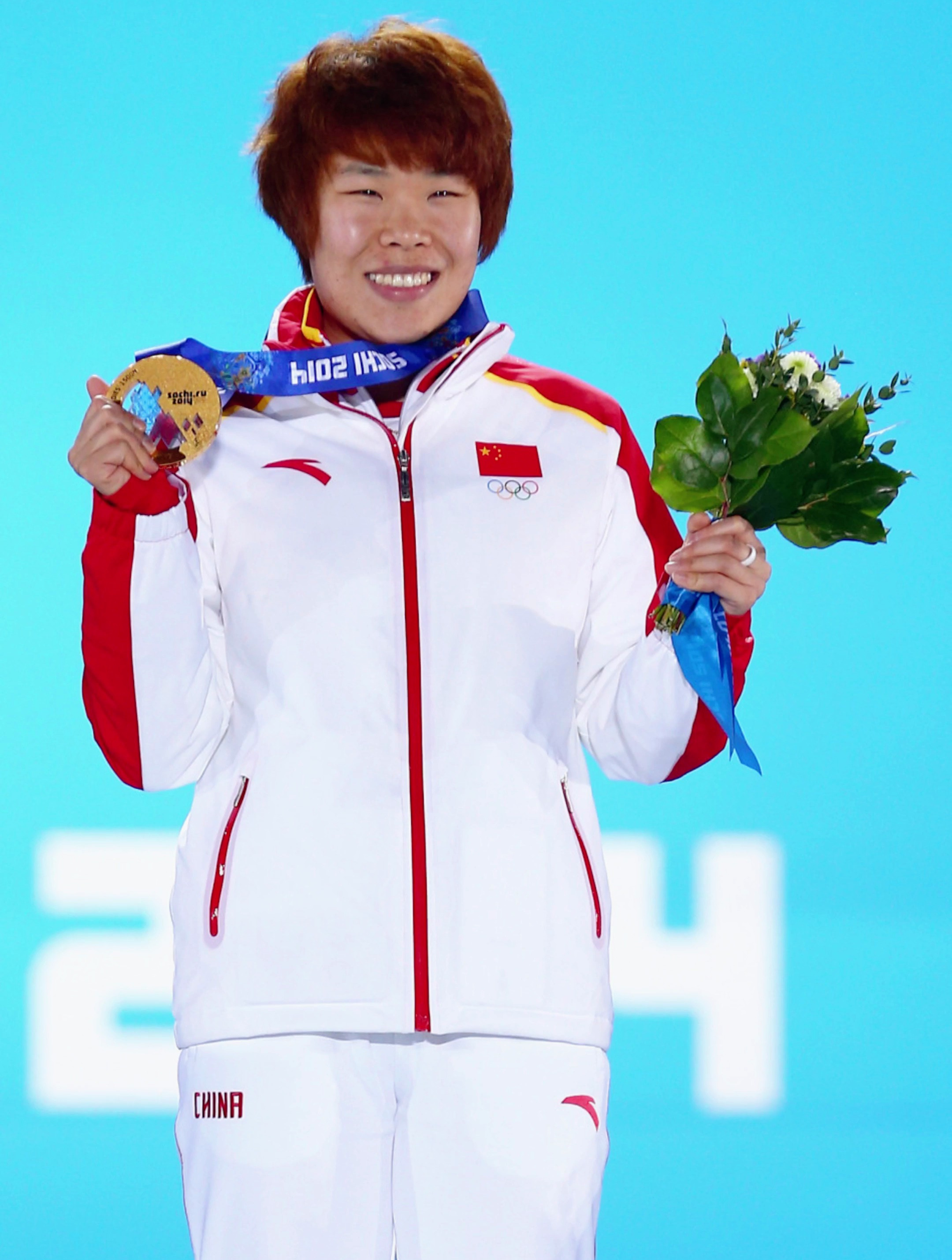 面对韩国队层出不穷的黑手,中国选手周洋以一敌七二-度小视