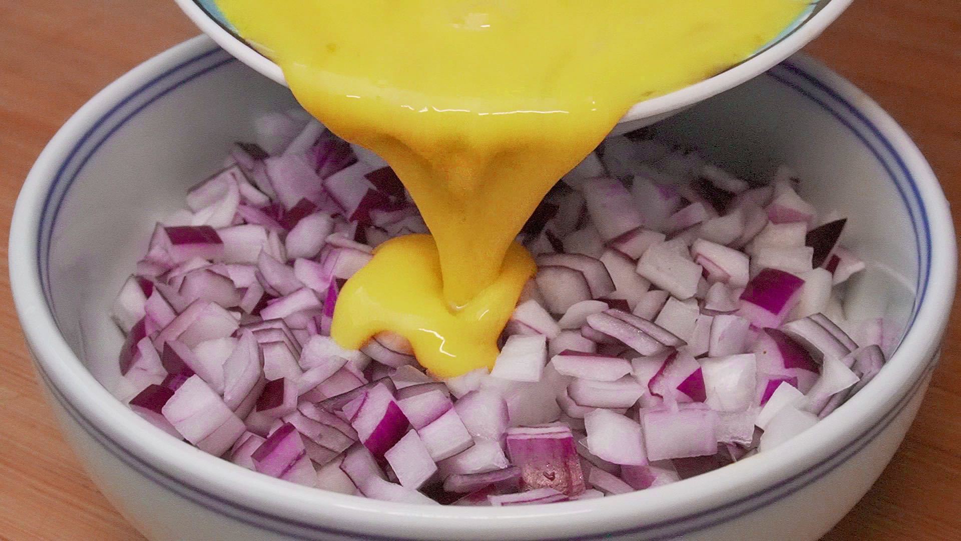 最近洋葱鸡蛋这做法火了，饭店一盘68，在家成本不到6元，真解馋