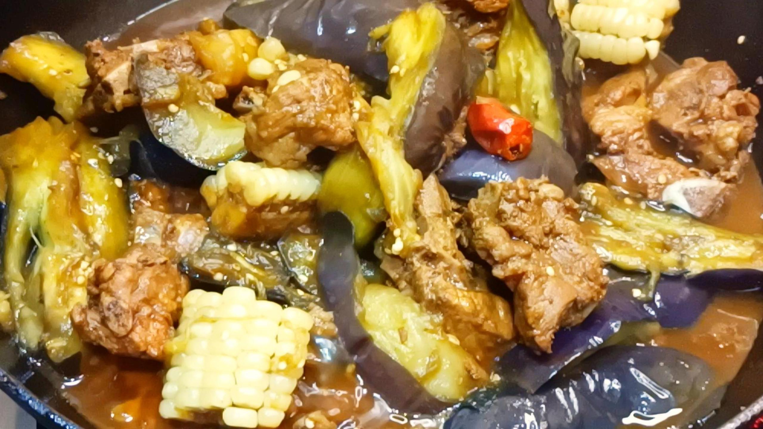 排骨烧茄子软烂脱骨,茄子比肉还好吃
