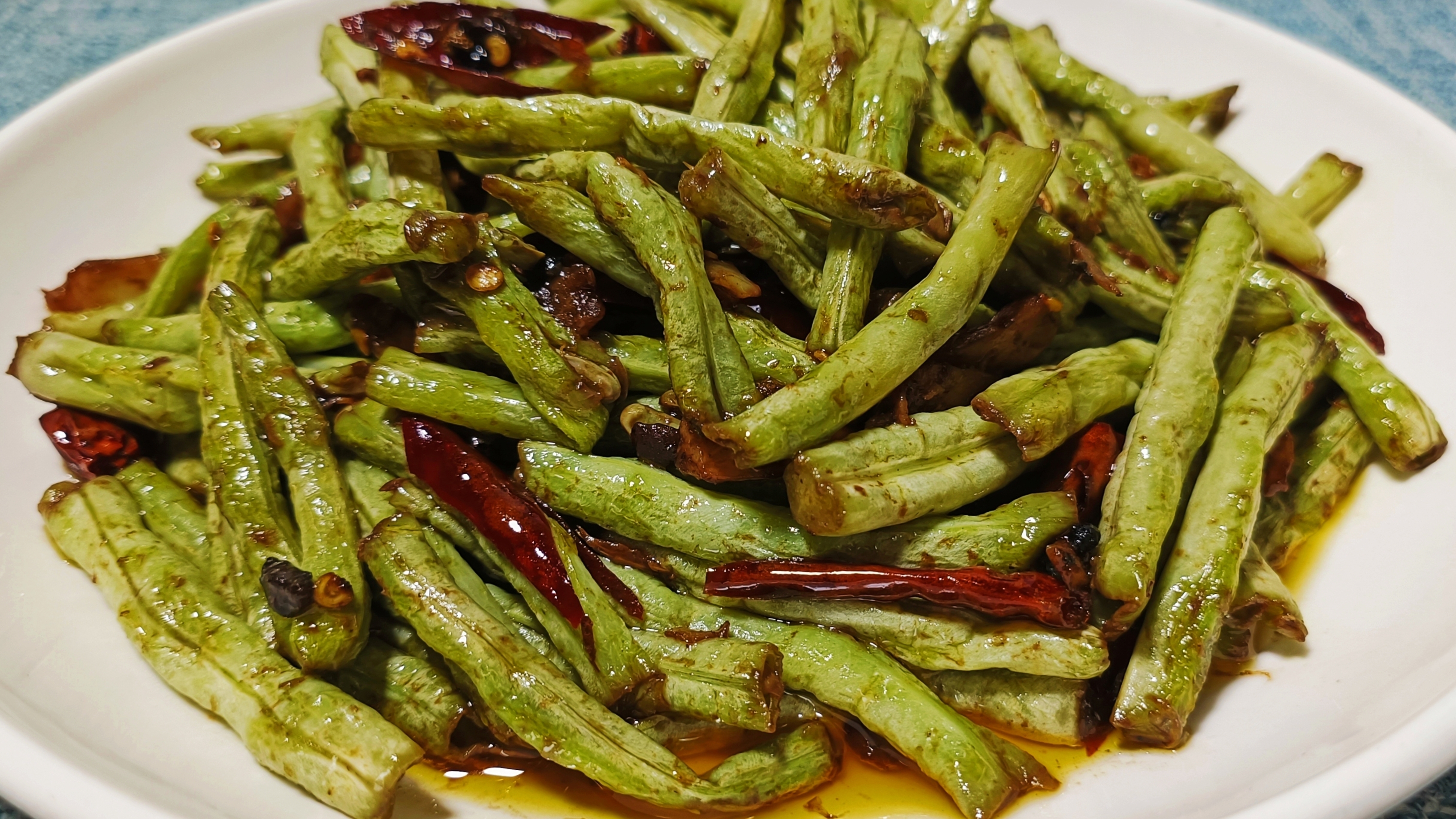 干煸豇豆的家常做法，不要用宽油也不焯水，也能真香