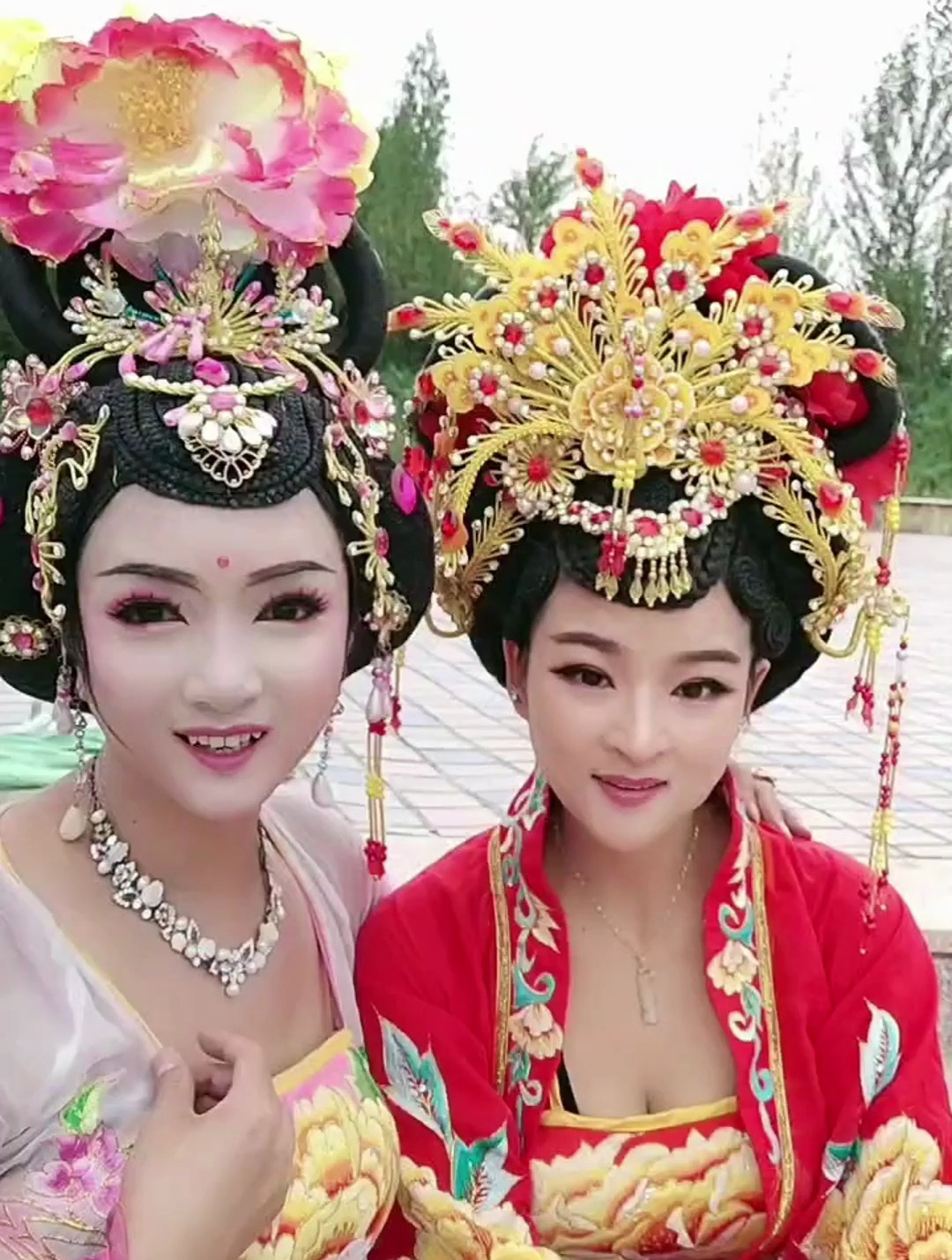 大家好我是反串演员俊杰感谢大家的支持和喜欢