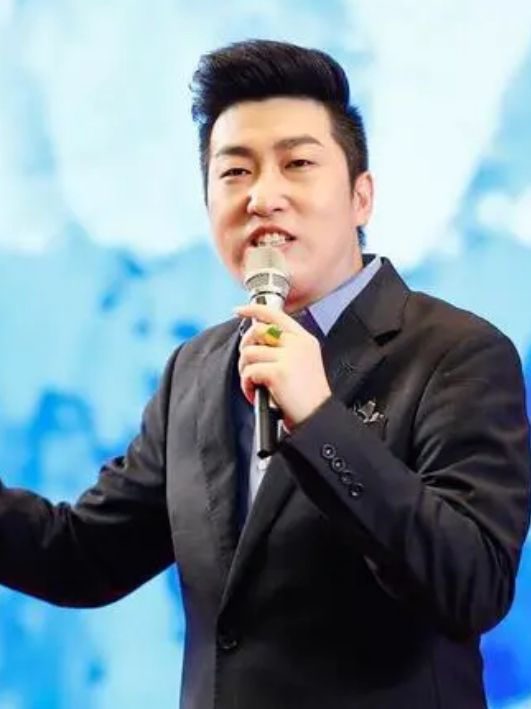 周文强为何可以成为亿万富翁?其背后的原因离不开的他的妻子