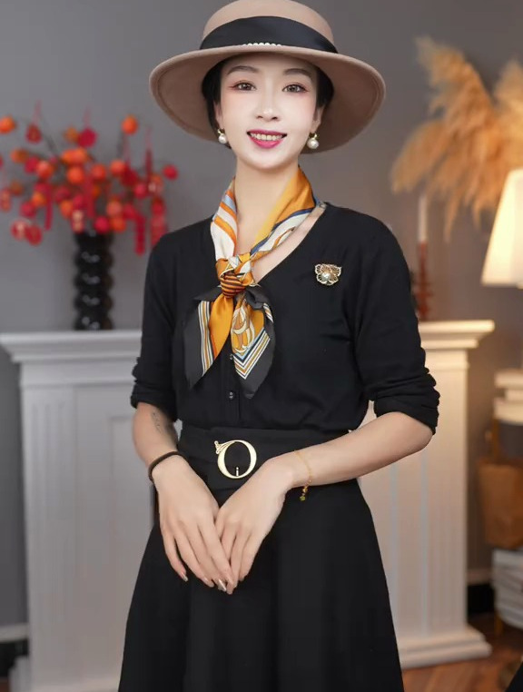 丝巾搭配针织衫的一种系法,让你从路人变女神,比卖家秀还好看哦