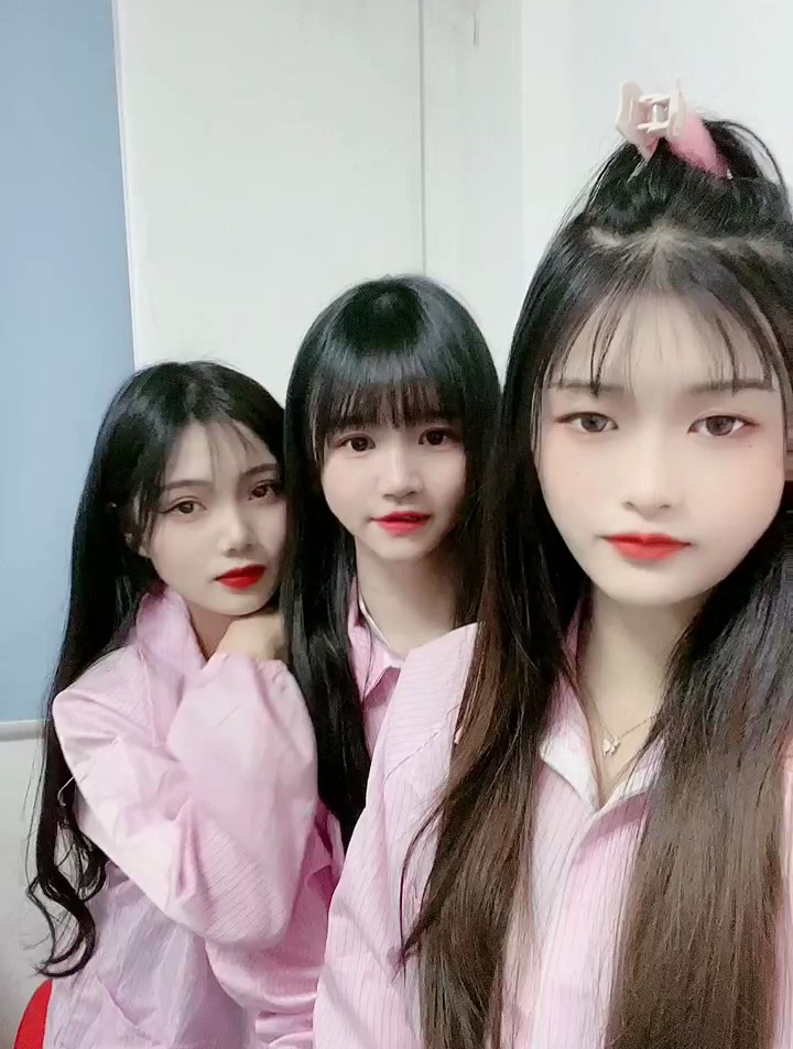 富士康工厂妹,你们喜欢么,洗衣服做饭都会,还很乖