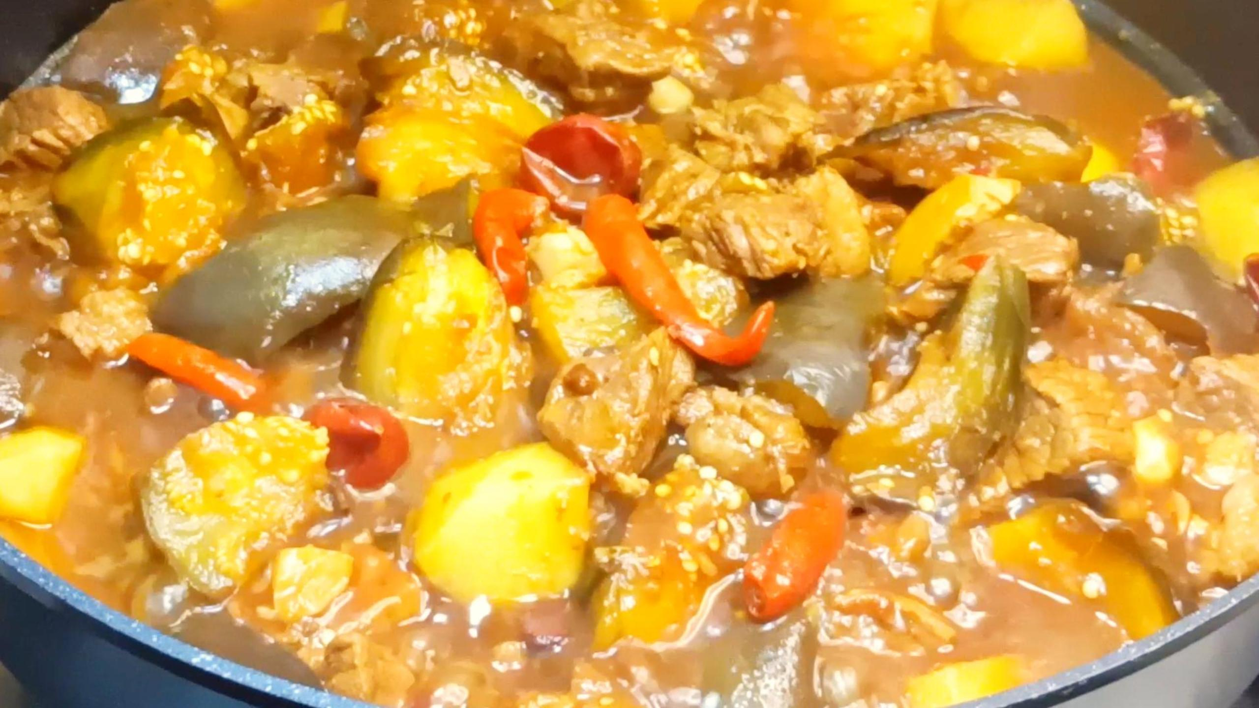 香浓的牛肉焖茄子,好吃到汤汁都剩不下