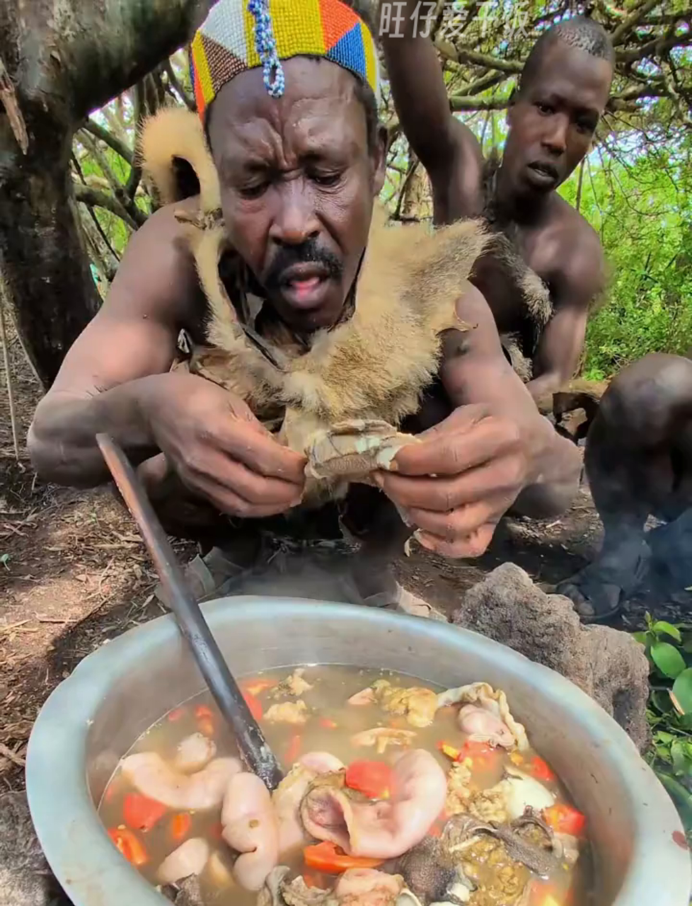 非洲土著部落做饭方式太惊艳了