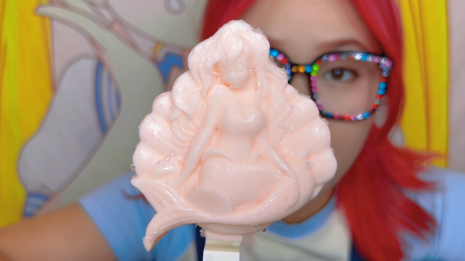 美人鱼造型的冰淇淋你吃过吗?还是水蜜桃味道的