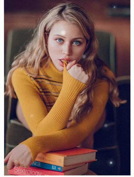 凯丽64考恩,1998年3月19日出生于美国加州洛杉矶,美国女演员-度小视